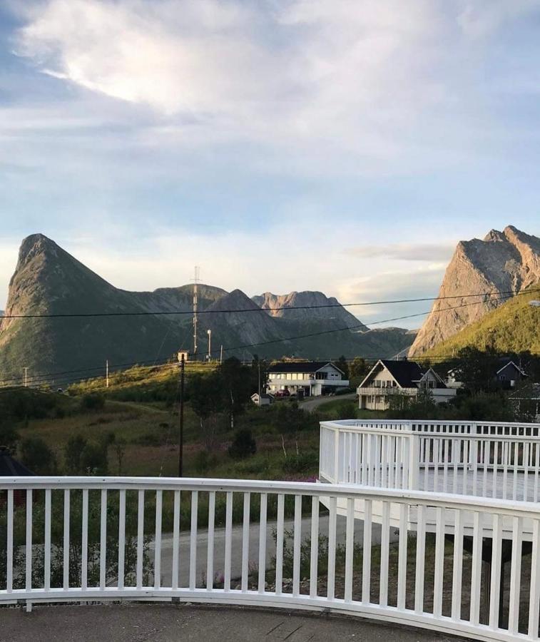 Stonglandseidet Senja Livingアパートホテル エクステリア 写真