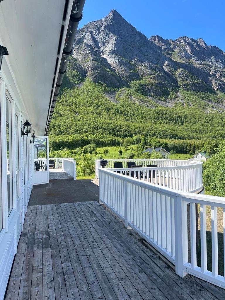 Stonglandseidet Senja Livingアパートホテル エクステリア 写真